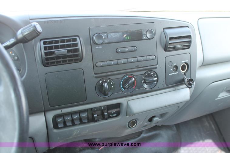 image for item E2914 2007 Ford F550 XL Super Duty SuperCab service truck