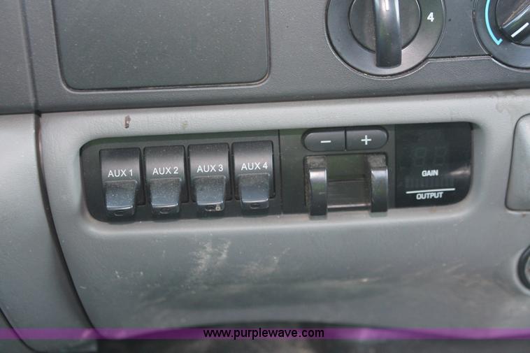 image for item E2914 2007 Ford F550 XL Super Duty SuperCab service truck