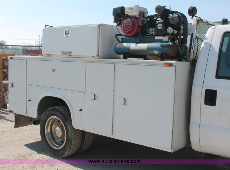 image for item E2914 2007 Ford F550 XL Super Duty SuperCab service truck