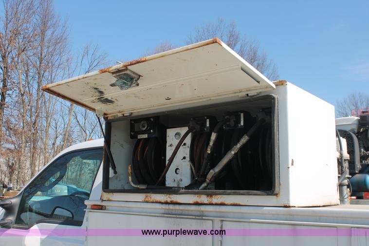 image for item E2914 2007 Ford F550 XL Super Duty SuperCab service truck