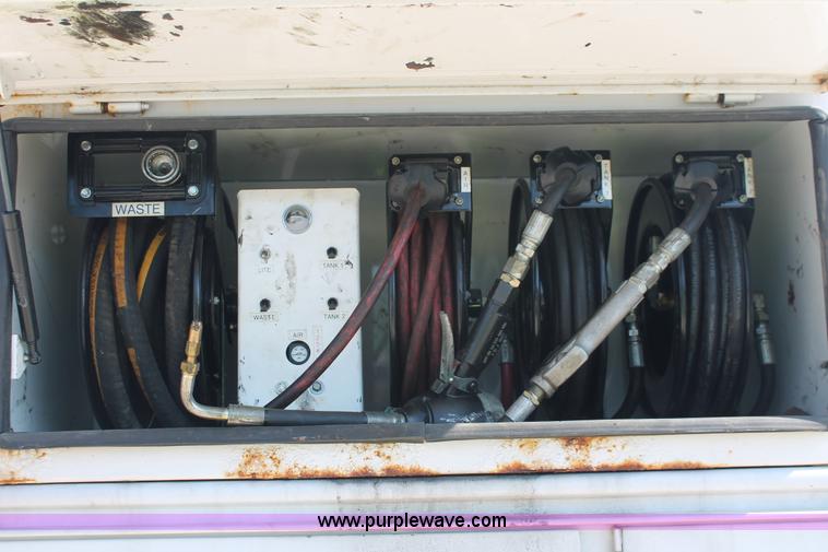 image for item E2914 2007 Ford F550 XL Super Duty SuperCab service truck