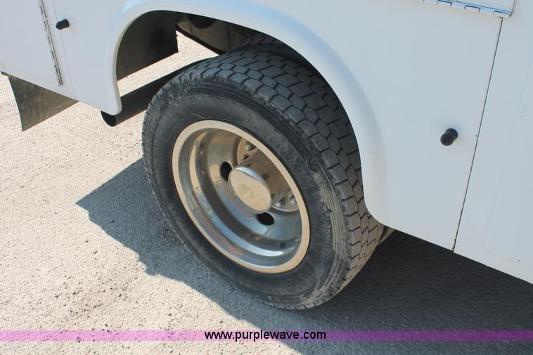 image for item E2914 2007 Ford F550 XL Super Duty SuperCab service truck