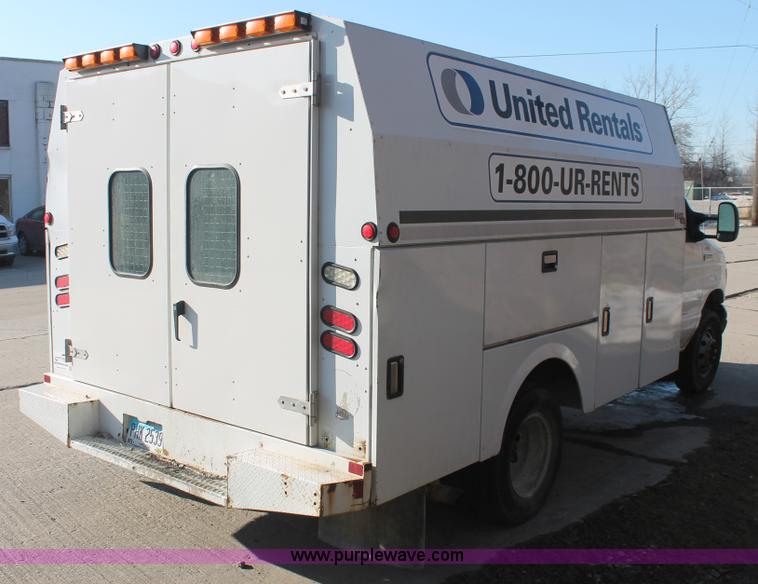 image for item E2915 2006 Ford E350 Super Duty service van