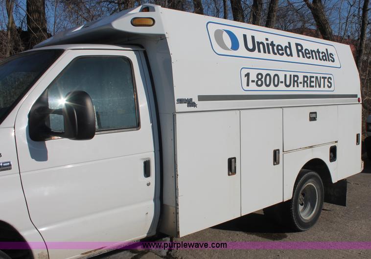 image for item E2915 2006 Ford E350 Super Duty service van