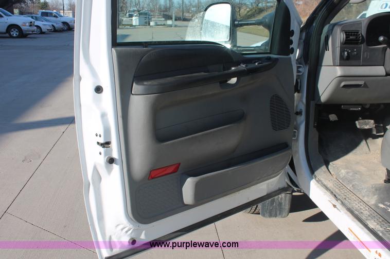 image for item E2916 2007 Ford F550 XL Super Duty service truck