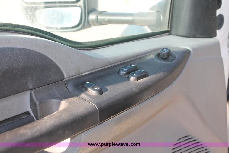 image for item E2916 2007 Ford F550 XL Super Duty service truck
