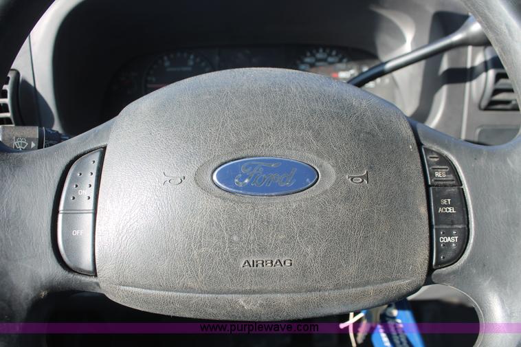 image for item E2916 2007 Ford F550 XL Super Duty service truck