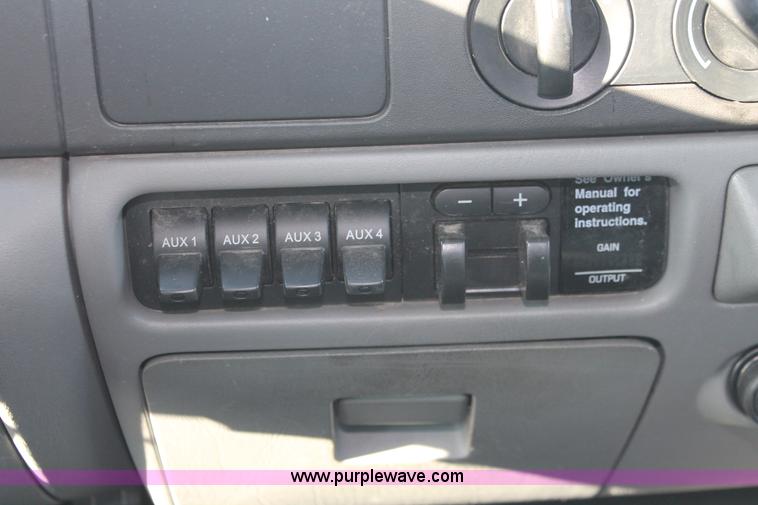 image for item E2916 2007 Ford F550 XL Super Duty service truck