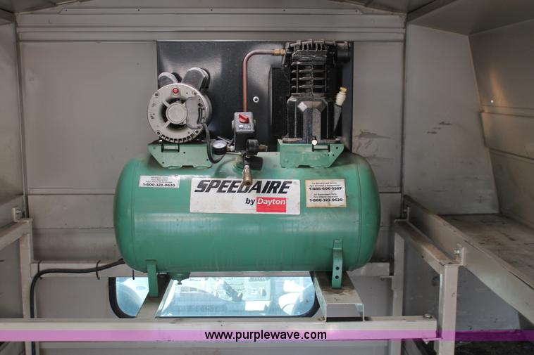 image for item E2916 2007 Ford F550 XL Super Duty service truck