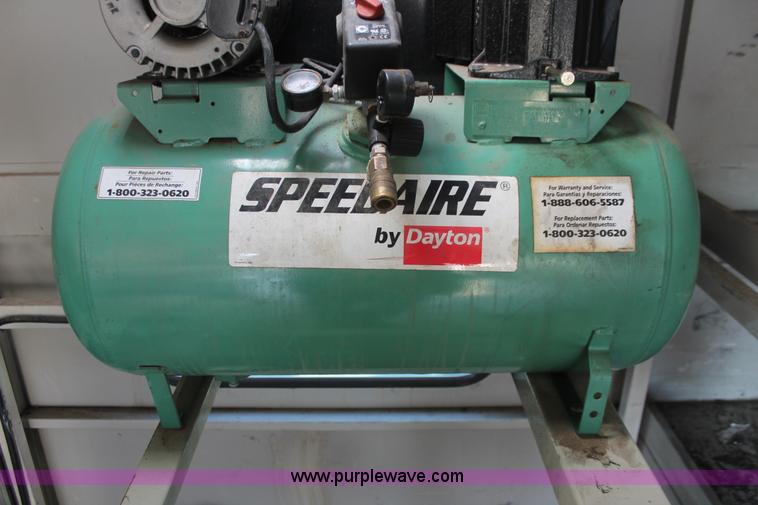 image for item E2916 2007 Ford F550 XL Super Duty service truck