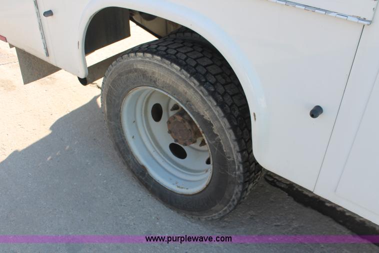 image for item E2916 2007 Ford F550 XL Super Duty service truck