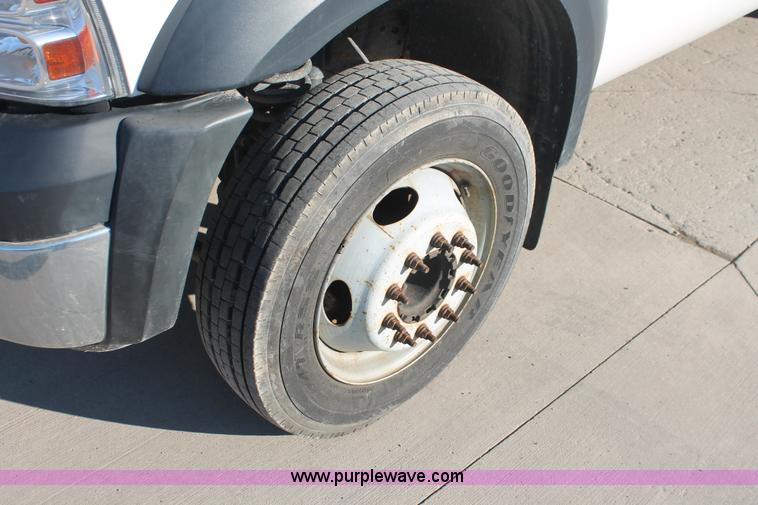 image for item E2916 2007 Ford F550 XL Super Duty service truck