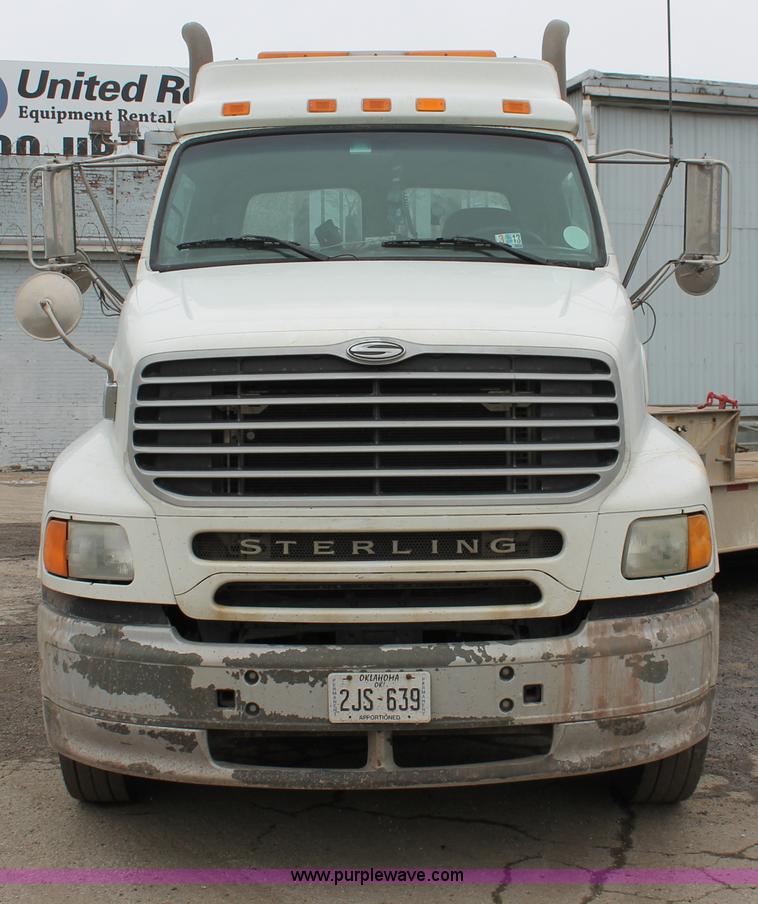 image for item E2917 2006 Sterling LT9500 semi truck