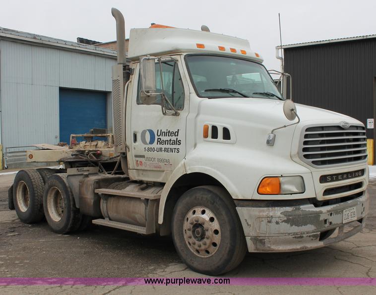 image for item E2917 2006 Sterling LT9500 semi truck
