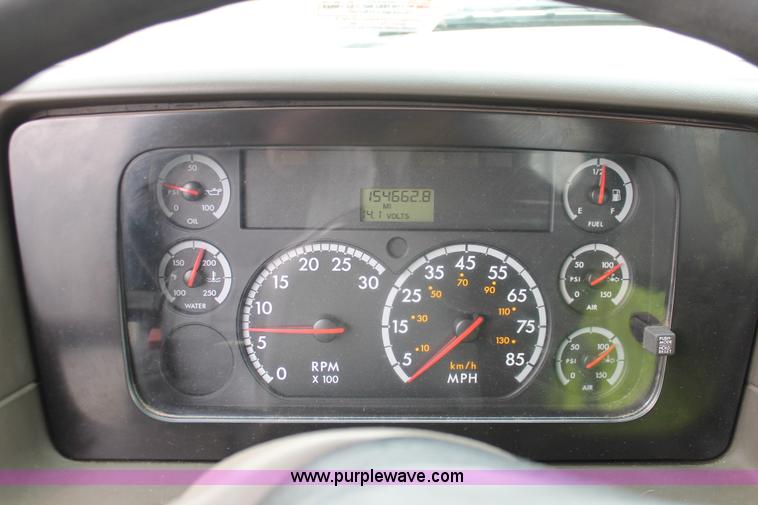 image for item E2917 2006 Sterling LT9500 semi truck
