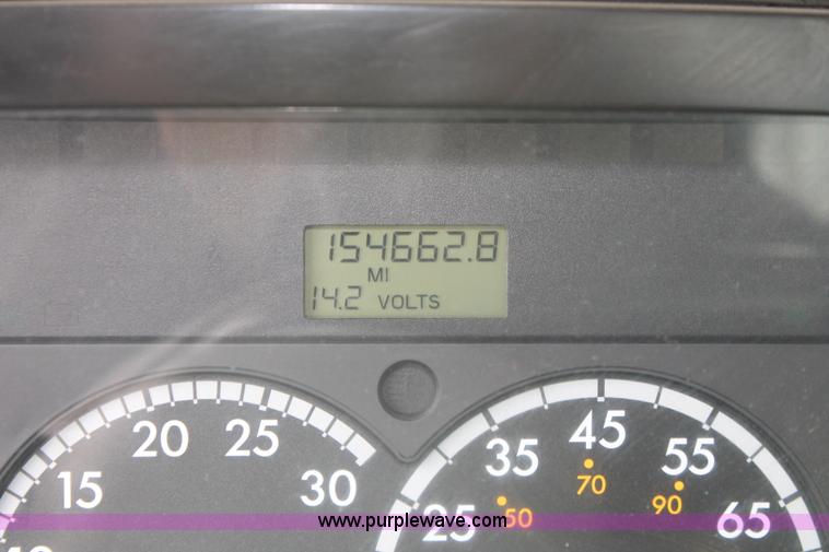 image for item E2917 2006 Sterling LT9500 semi truck