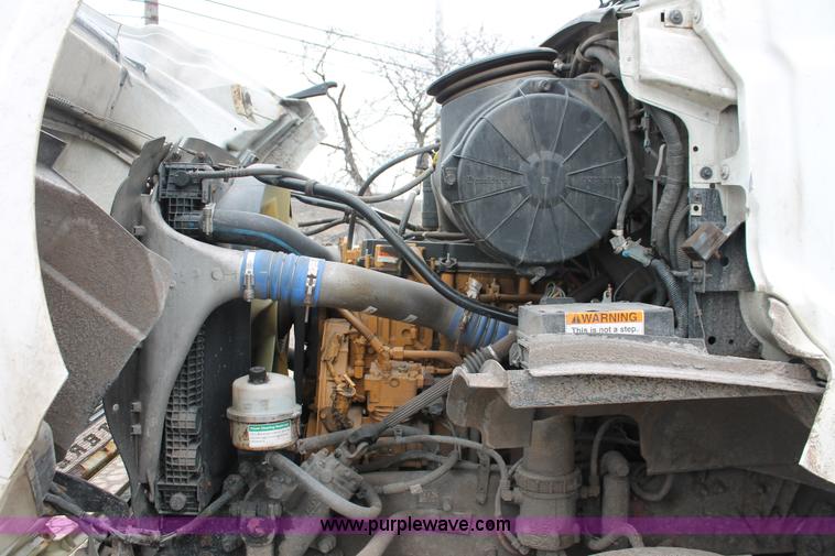 image for item E2917 2006 Sterling LT9500 semi truck