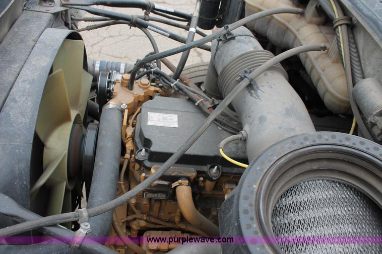 image for item E2917 2006 Sterling LT9500 semi truck