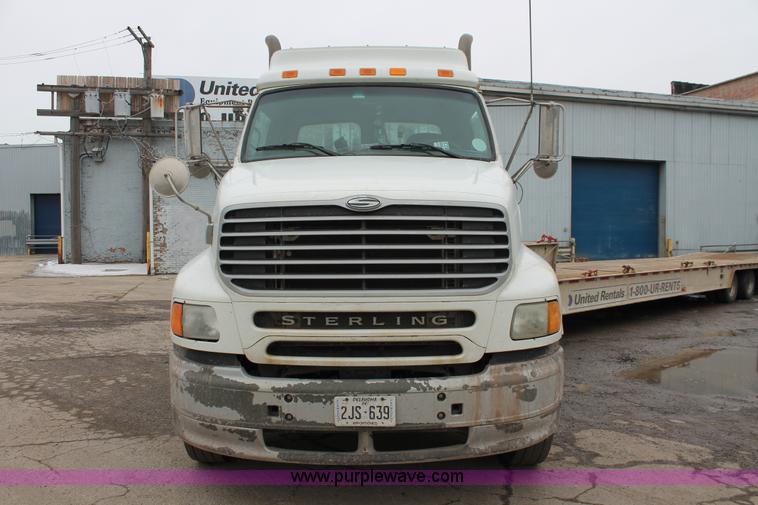 image for item E2917 2006 Sterling LT9500 semi truck