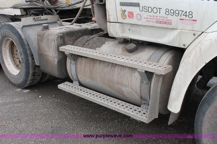 image for item E2917 2006 Sterling LT9500 semi truck