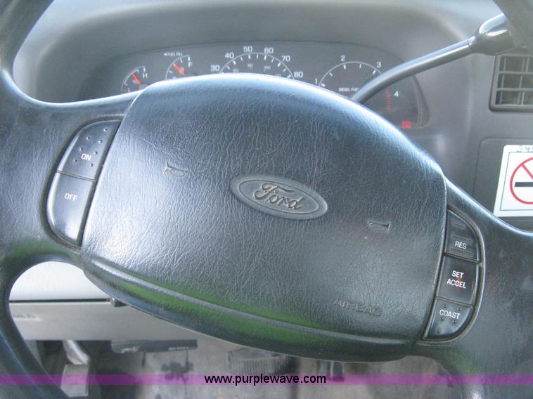 image for item E3107 2000 Ford F250 Super Duty XL service truck