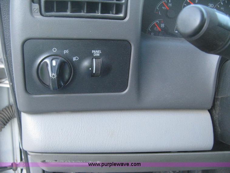 image for item E3107 2000 Ford F250 Super Duty XL service truck