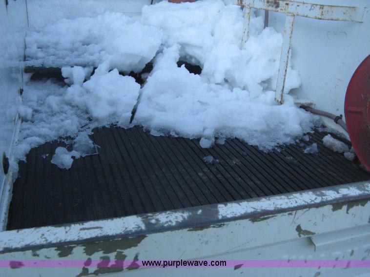 image for item E3107 2000 Ford F250 Super Duty XL service truck