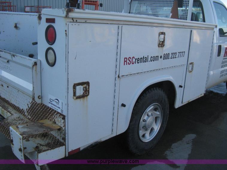 image for item E3107 2000 Ford F250 Super Duty XL service truck