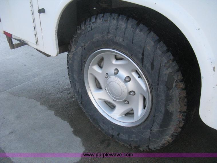 image for item E3107 2000 Ford F250 Super Duty XL service truck