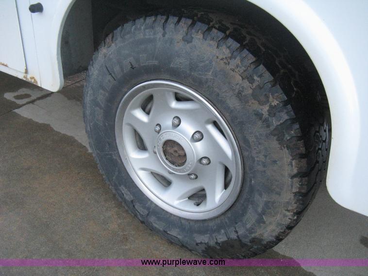 image for item E3107 2000 Ford F250 Super Duty XL service truck