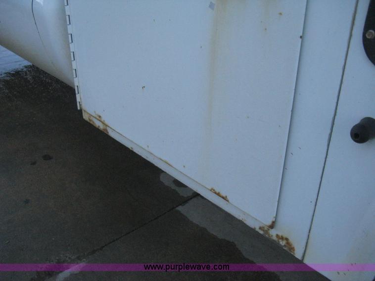 image for item E3107 2000 Ford F250 Super Duty XL service truck