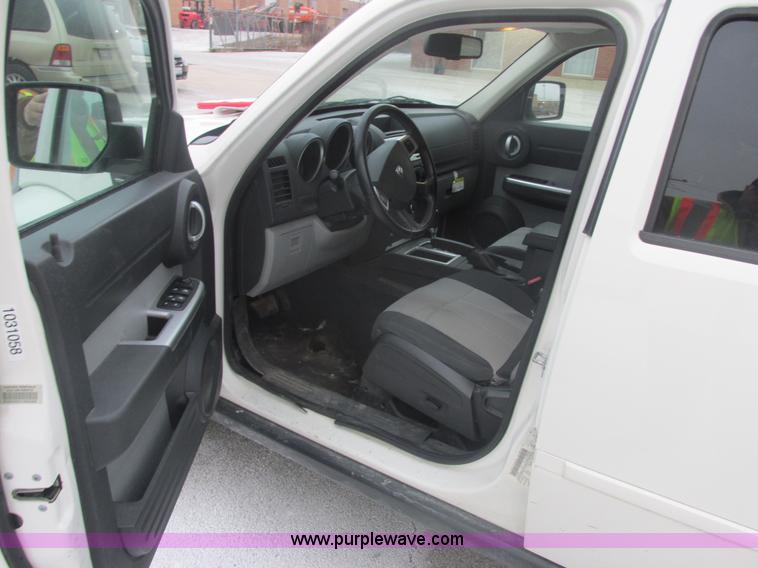 image for item E7110 2008 Dodge Nitro SLT SUV