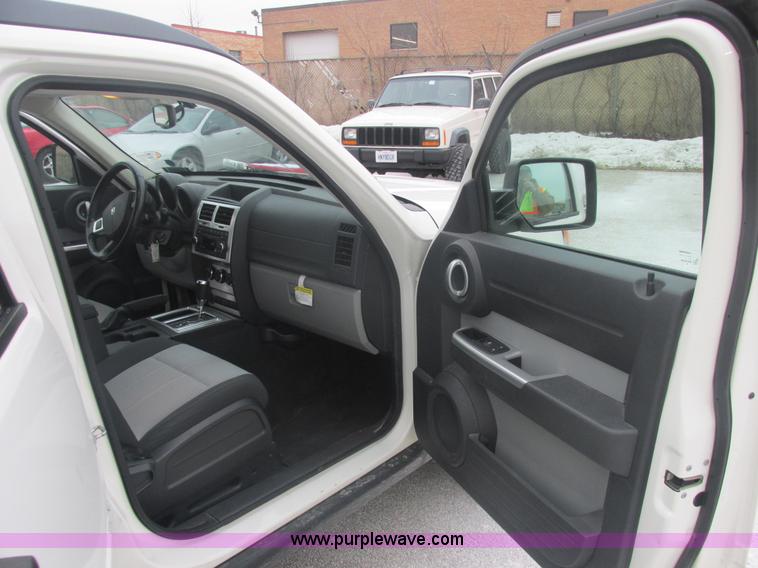 image for item E7110 2008 Dodge Nitro SLT SUV