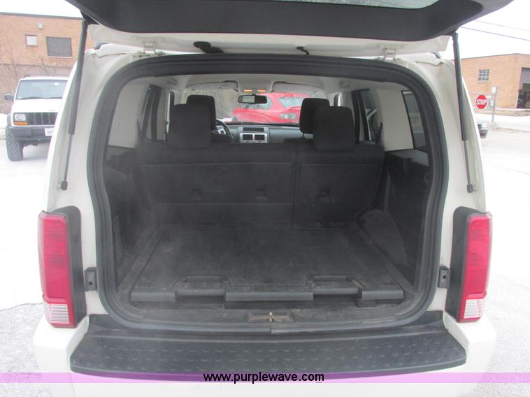 image for item E7110 2008 Dodge Nitro SLT SUV