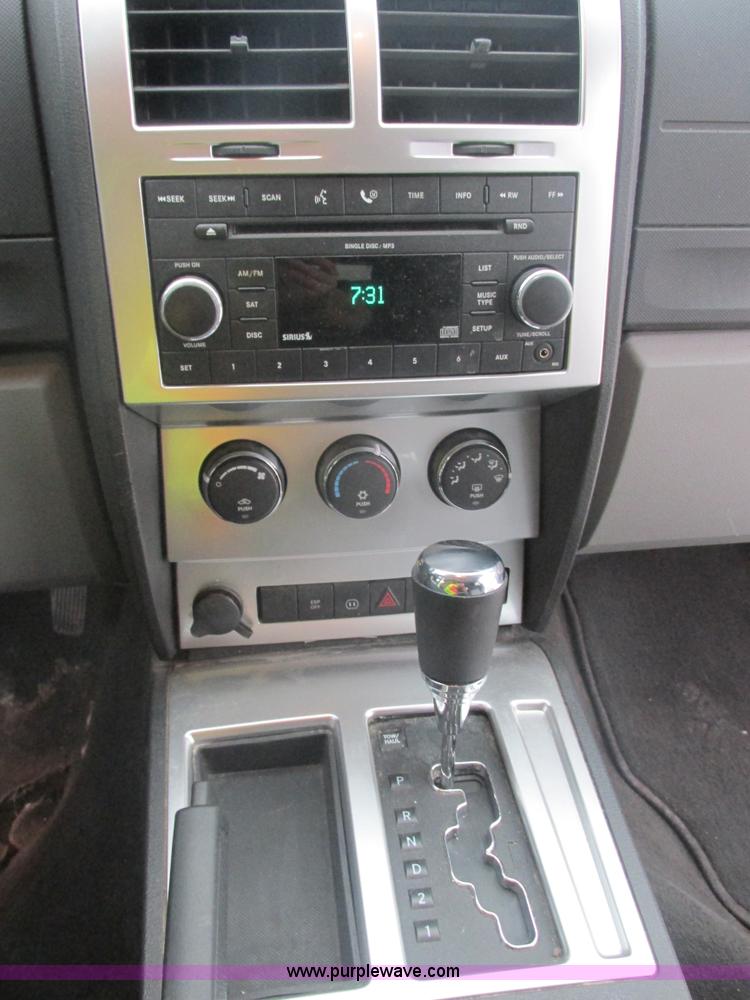 image for item E7110 2008 Dodge Nitro SLT SUV