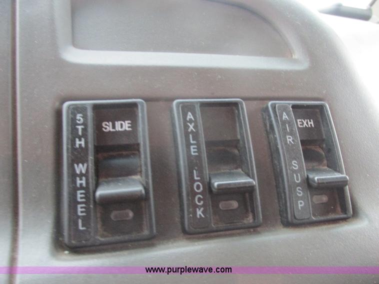 image for item E7111 2006 Sterling LT9500 semi truck