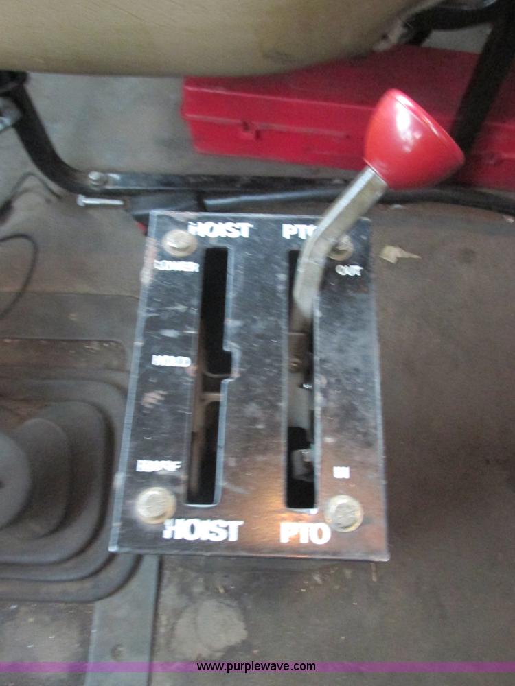 image for item E7111 2006 Sterling LT9500 semi truck