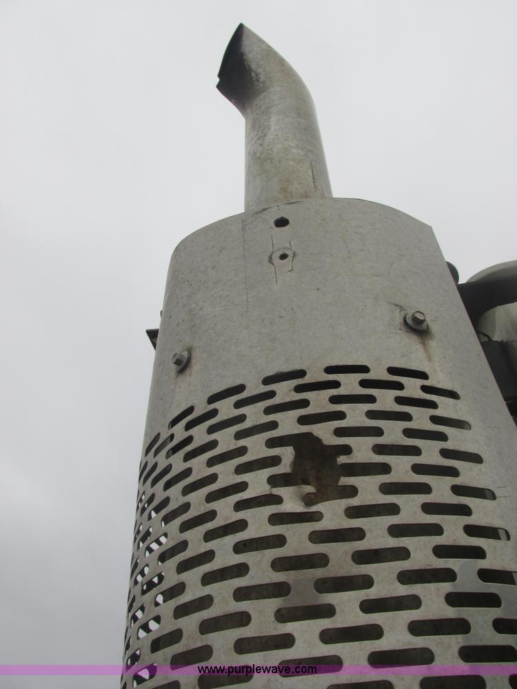 image for item E7111 2006 Sterling LT9500 semi truck