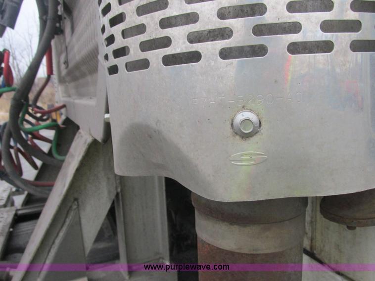 image for item E7111 2006 Sterling LT9500 semi truck