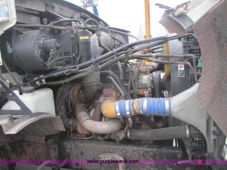 image for item E7111 2006 Sterling LT9500 semi truck