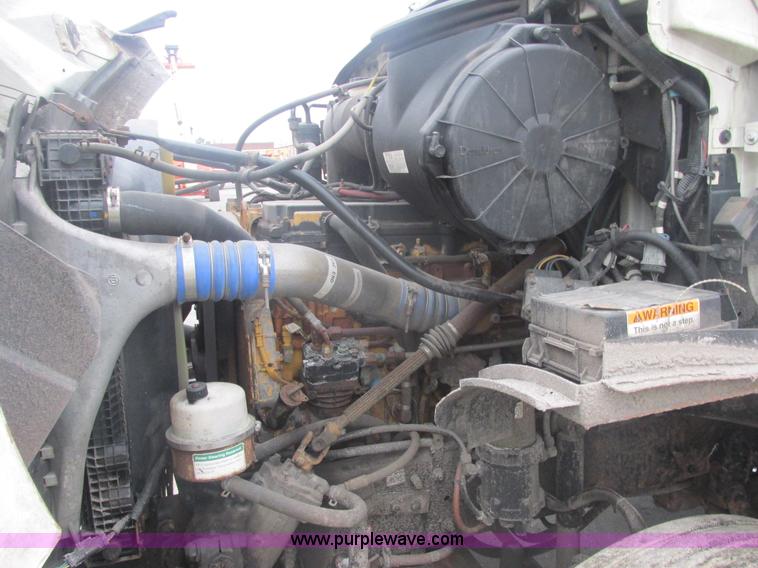 image for item E7111 2006 Sterling LT9500 semi truck