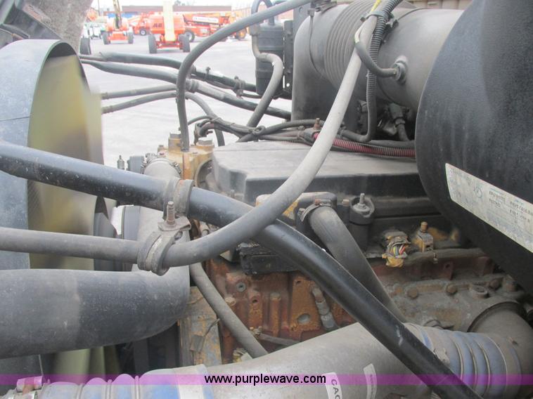 image for item E7111 2006 Sterling LT9500 semi truck