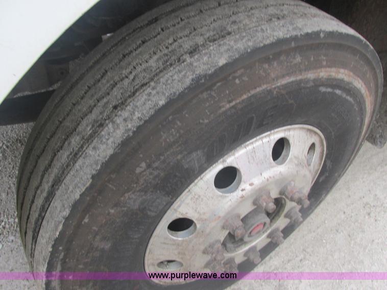 image for item E7111 2006 Sterling LT9500 semi truck