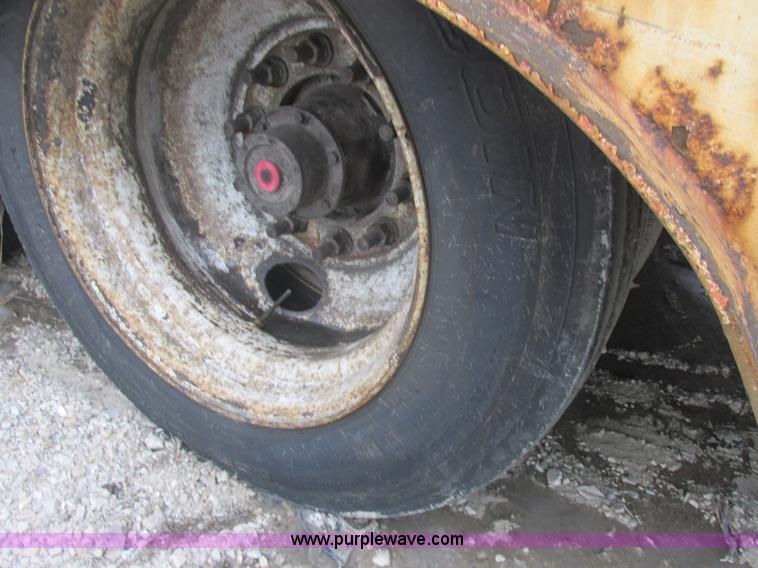 image for item E7112 2007 Trail-Eze TE80HT Hydra-tail trailer