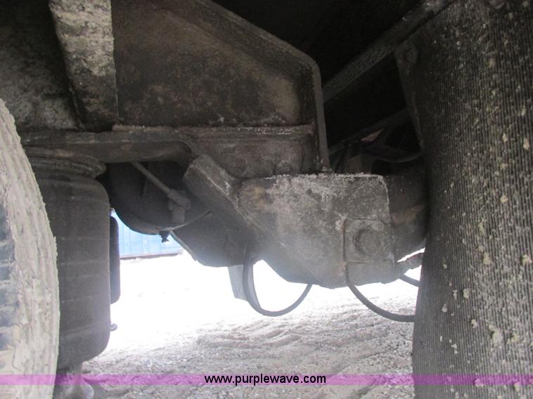 image for item E7113 2007 Trail-Eze TE80HT Hydra-tail trailer