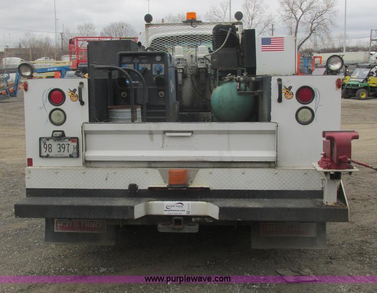 image for item E7115 2006 Chevrolet C5500 service truck