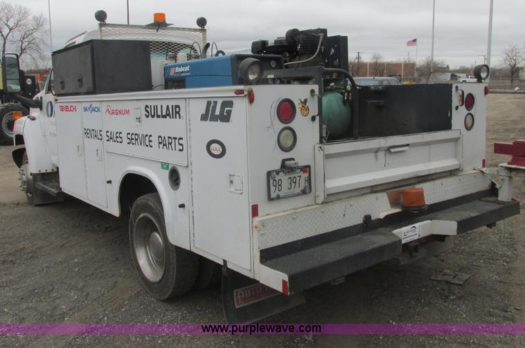 image for item E7115 2006 Chevrolet C5500 service truck