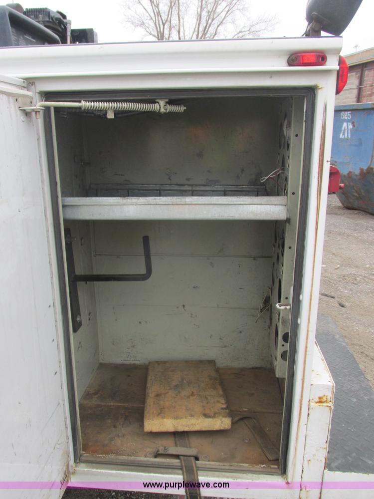 image for item E7115 2006 Chevrolet C5500 service truck