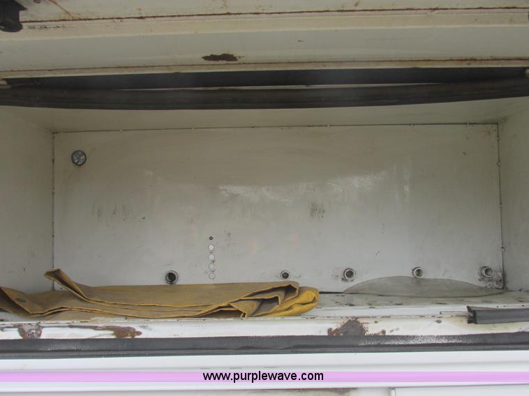 image for item E7115 2006 Chevrolet C5500 service truck