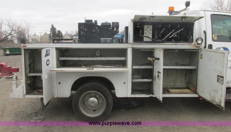 image for item E7115 2006 Chevrolet C5500 service truck